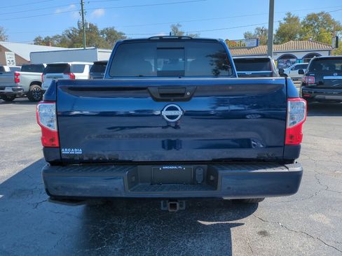 Used 2023 Nissan Titan SV w/ Accessory Utility Package image 5