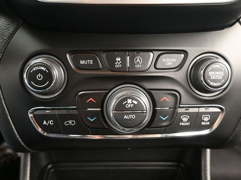 Used 2020 Jeep Cherokee Limited AWD/4WD image 25