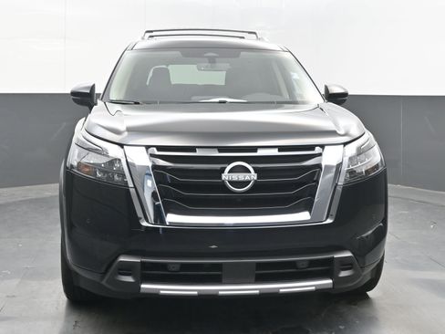 Used 2025 Nissan Pathfinder SL w/ SL Premium Package image 3