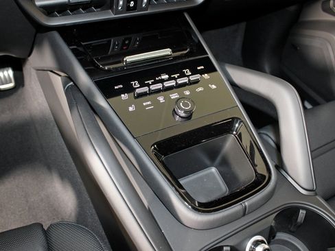 New 2026 Porsche Cayenne S image 30
