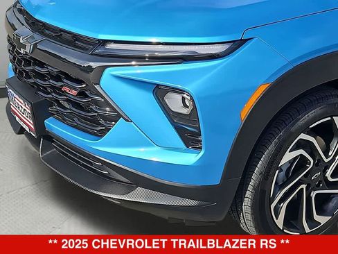 Used 2025 Chevrolet TrailBlazer RS w/ Convenience Package FWD image 11