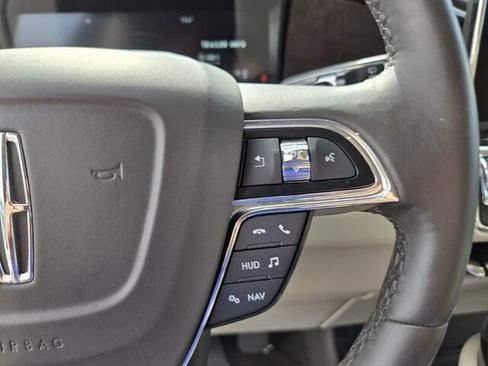 Used 2021 Lincoln Navigator Reserve w/ Luxury Package RWD image 32