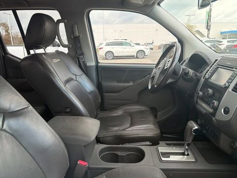 Used 2017 Nissan Frontier PRO-4X w/ Pro-4x Luxury Package image 3