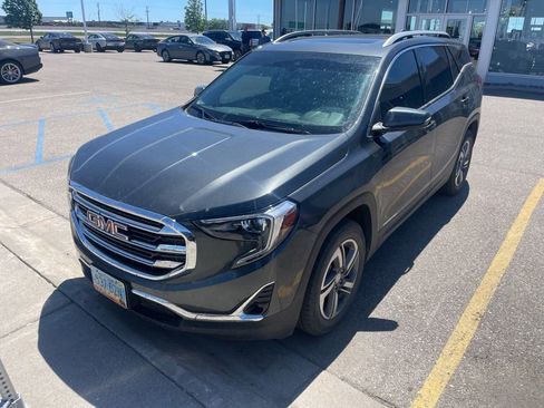 Used 2021 GMC Terrain SLT w/ Infotainment Package II AWD/4WD image 2