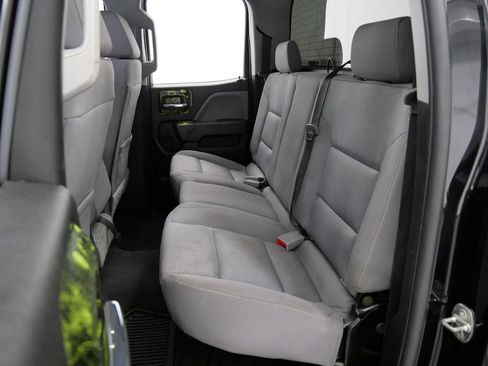 Used 2019 Chevrolet Silverado 1500 Custom w/ Custom Convenience Package AWD/4WD image 19