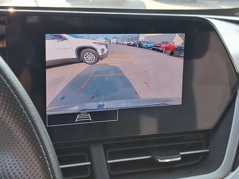 Used 2024 Chevrolet Trax LS w/ LS Convenience Package FWD image 17