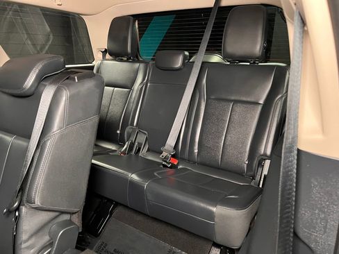 Used 2024 Ford Expedition XLT image 22