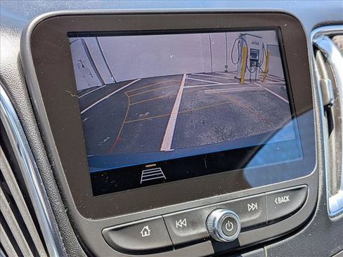 Used 2019 Chevrolet Malibu LT FWD image 14