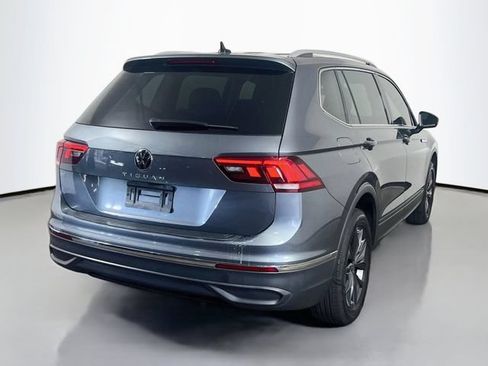 Used 2023 Volkswagen Tiguan SE FWD image 19