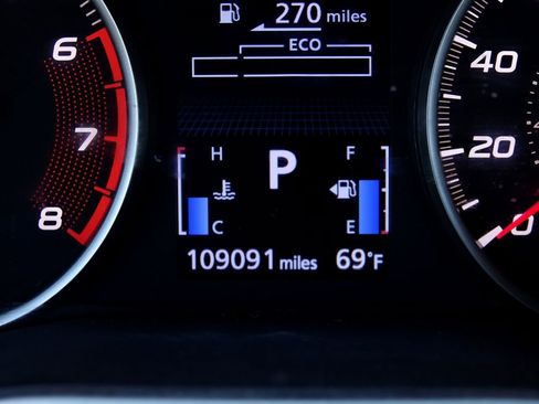 Used 2020 Mitsubishi Eclipse Cross LE image 39