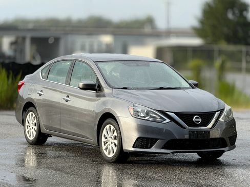 Used 2018 Nissan Sentra SV FWD image 1