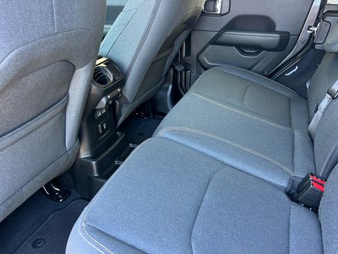 Used 2025 Jeep Wrangler Unlimited Sahara w/ Safety Group image 12