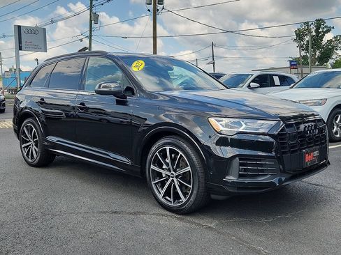 Used 2022 Audi Q7 3.0T Prestige w/ Prestige Package AWD/4WD image 2