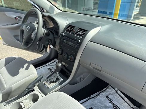 Used 2010 Toyota Corolla image 26