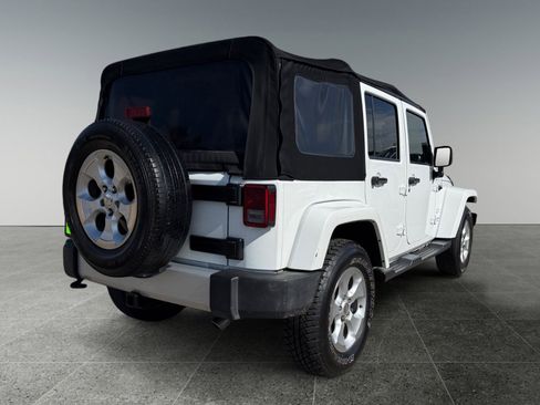 Used 2015 Jeep Wrangler Unlimited Sahara w/ Dual Top Group AWD/4WD image 7