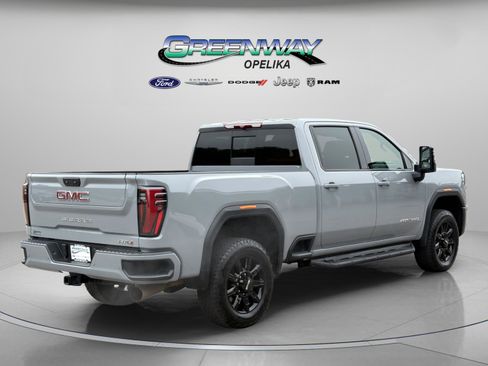 Used 2025 GMC Sierra 2500 AT4 image 3