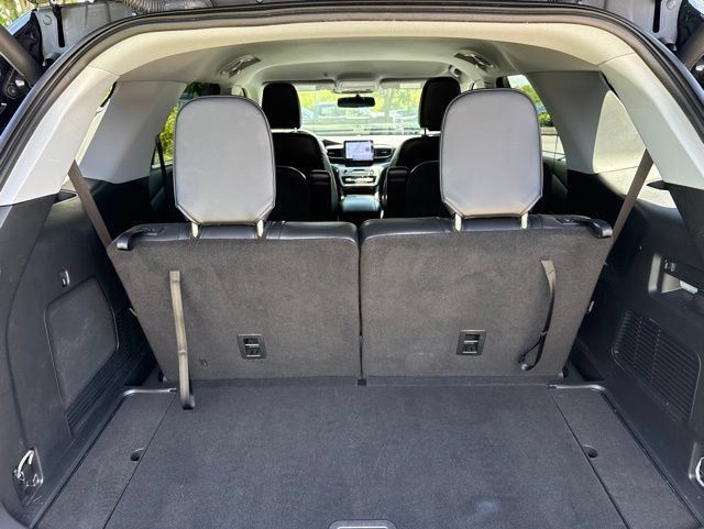 Used 2024 Ford Explorer XLT w/ Equipment Group 202A AWD/4WD image 42