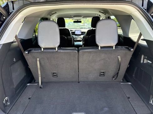 Used 2024 Ford Explorer XLT w/ Equipment Group 202A AWD/4WD image 42