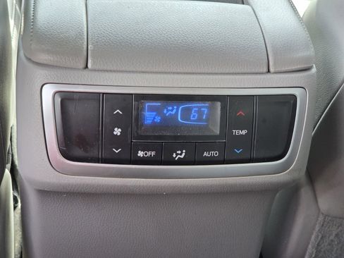 Used 2016 Toyota Highlander XLE image 14