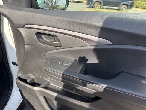 Used 2022 Honda Pilot TrailSport image 18