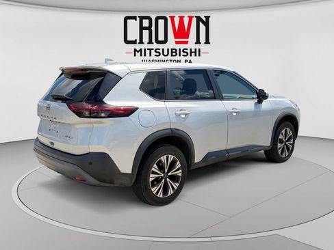 Used 2022 Nissan Rogue SV AWD/4WD image 3