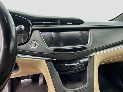 Used 2019 Cadillac XT5 FWD image 13