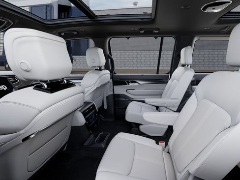 New 2026 Jeep Grand Wagoneer Summit w/ Premium Group III AWD/4WD image 24