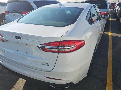 Used 2019 Ford Fusion SE image 4