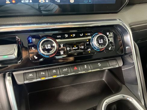 Certified 2025 GMC Sierra 1500 Denali w/ Denali Reserve Package AWD/4WD image 28