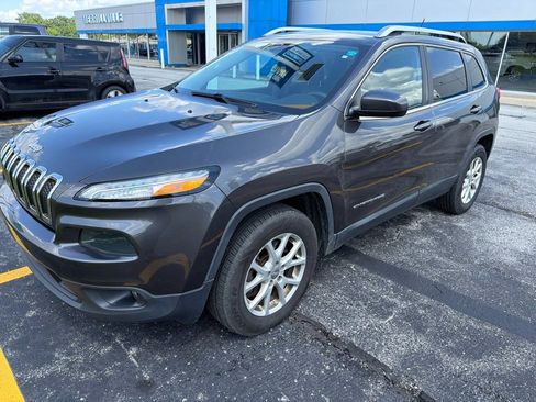 Used 2014 Jeep Cherokee Latitude w/ Cold Weather Group AWD/4WD image 2