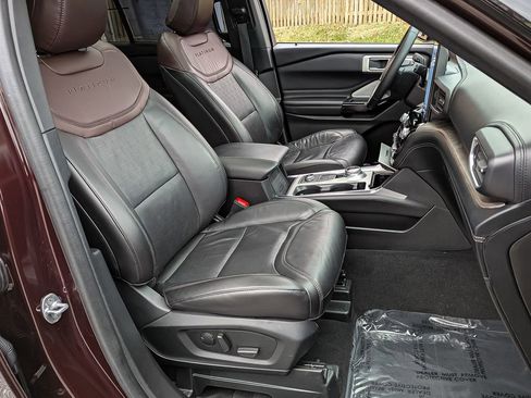 Used 2022 Ford Explorer Platinum w/ Equipment Group 601A image 37