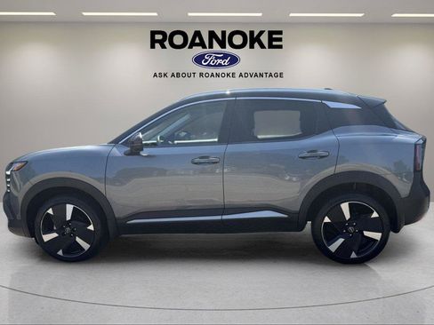 Used 2025 Nissan Kicks SR AWD/4WD image 12