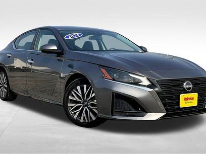 Used 2023 Nissan Altima 2.5 SV