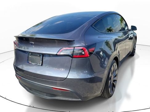 Used 2023 Tesla Model Y Long Range AWD/4WD image 2