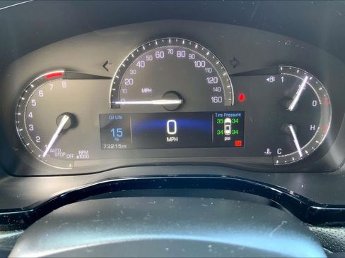 Used 2018 Cadillac XT5 FWD image 24