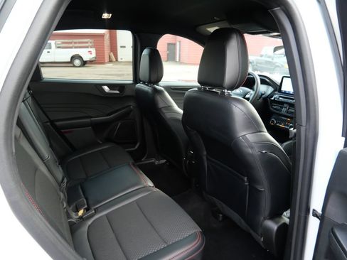 Certified 2023 Ford Escape ST-Line AWD/4WD image 13
