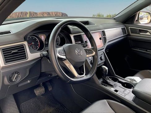 Used 2020 Volkswagen Atlas Cross Sport SE FWD image 14