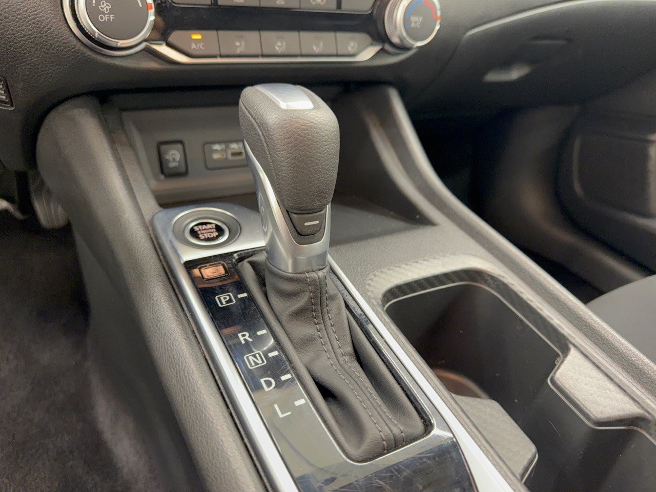 Used 2025 Nissan Sentra SV FWD image 21