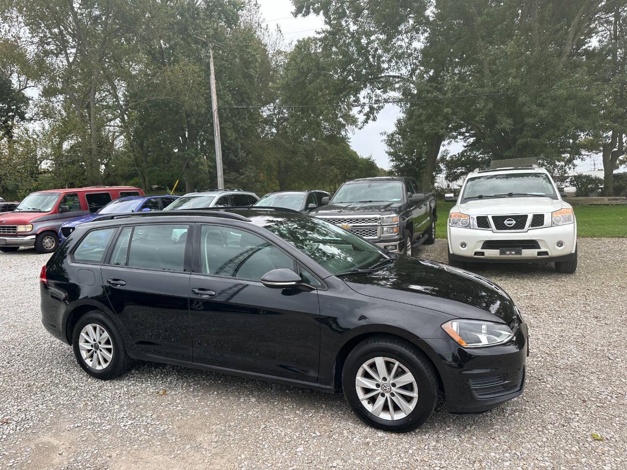 Used 2015 Volkswagen Golf S FWD image 3