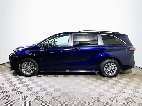 Certified 2024 Toyota Sienna XLE FWD image 4