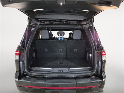 Used 2022 Lincoln Navigator Reserve image 19