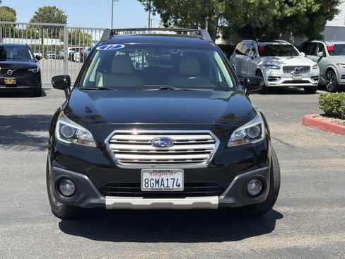 Used 2017 Subaru Outback 3.6R Limited AWD/4WD image 2