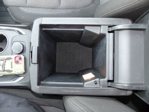 Used 2022 Chevrolet Traverse LT FWD image 63