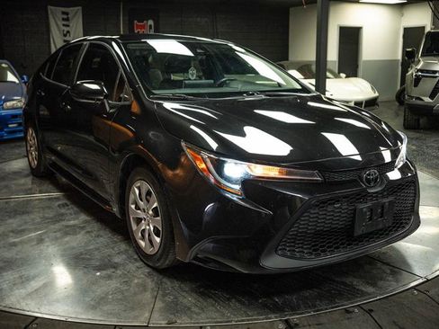 Used 2020 Toyota Corolla LE FWD image 5