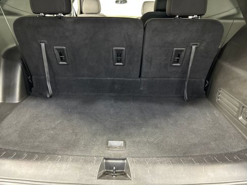 Used 2023 Chevrolet Traverse LT FWD image 21