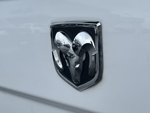 Used 2016 RAM 1500 Laramie image 8