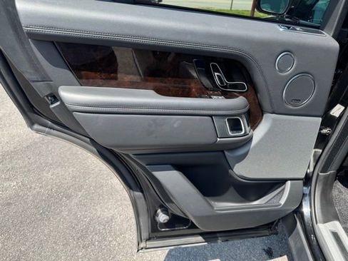 Used 2019 Land Rover Range Rover Supercharged image 15