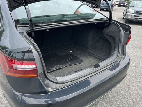 Used 2019 Volkswagen Jetta SE FWD image 23