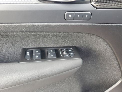 Used 2021 Volvo XC40 P8 Recharge w/ Advanced Package image 27