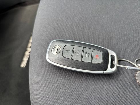 Used 2025 Nissan Sentra SV FWD image 22